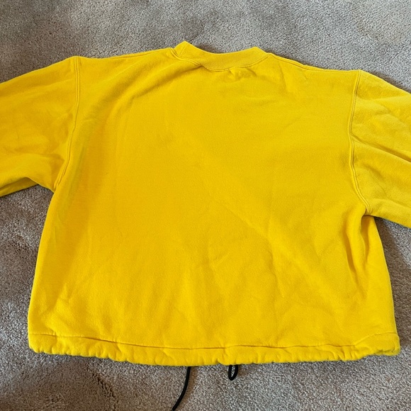 University of Michigan Champion yellow crewneck w/ cinch bottom, great quality - Picture 4 of 7